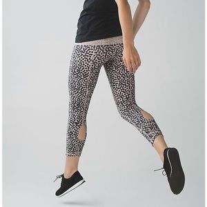 Lululemon Wunder Under Ace Spot Crop Leggings!!!